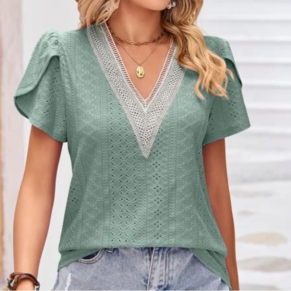 NWT Womens  Casual Cute Top Puff Sleeve with Floral Print Lace - Picture 4 of 6